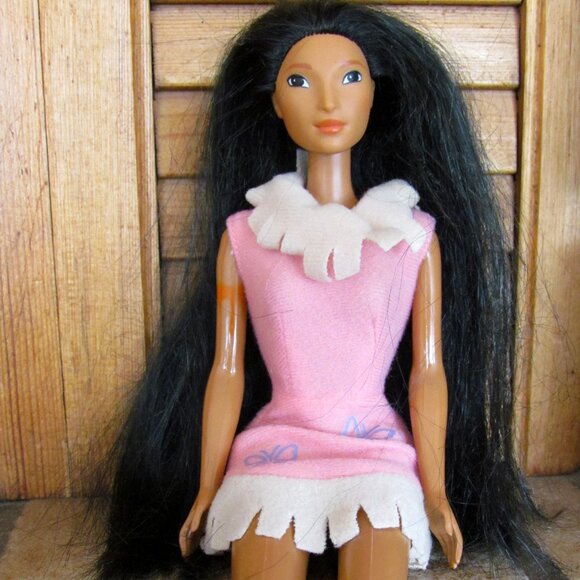 POCAHONTAS DOLL + GIRL + BABY NATIVE AMERICANS + CLOTHES, FUR; DISNEY BARBIE - Picture 3 of 8